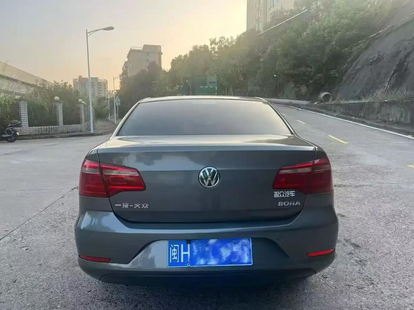 2013 Volkswagen Bora 1.6L Automatic Comfort Model — миниатюра 4