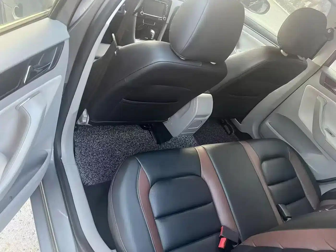 2013 Volkswagen Bora 1.6L Automatic Comfort Model — миниатюра 8