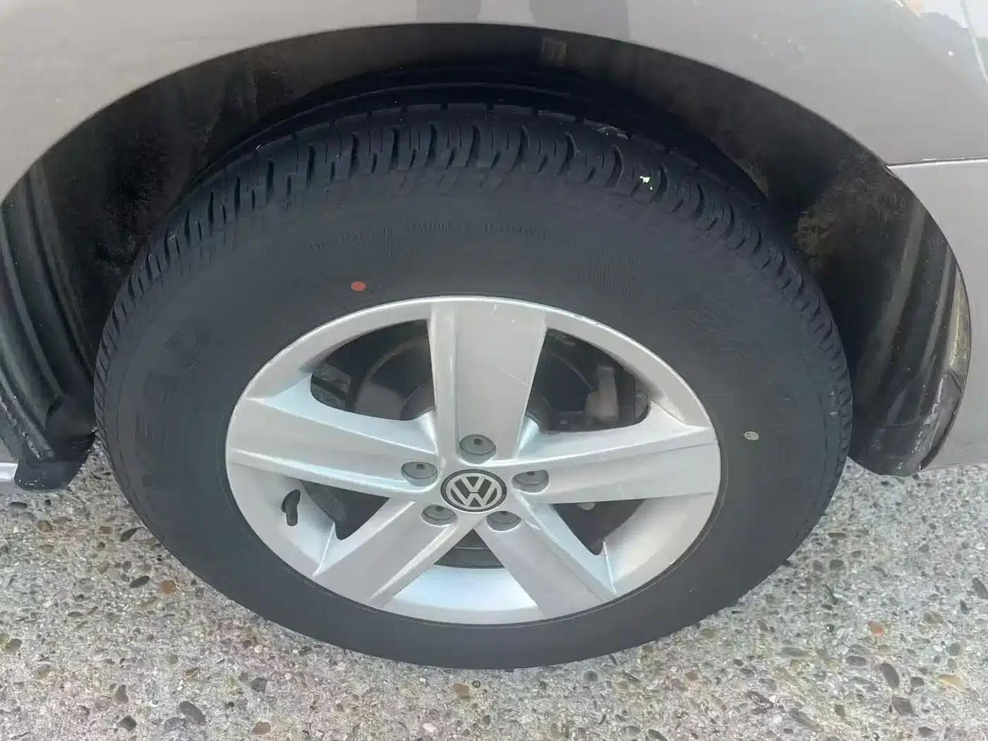 2013 Volkswagen Bora 1.6L Automatic Comfort Model — миниатюра 9