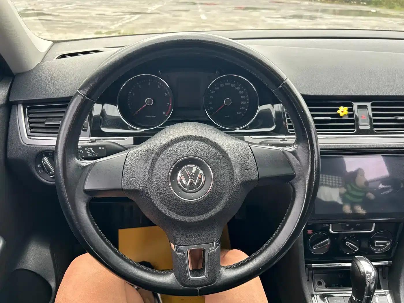 2014 Volkswagen Bora 1.6L Automatic Comfort Model — миниатюра 16