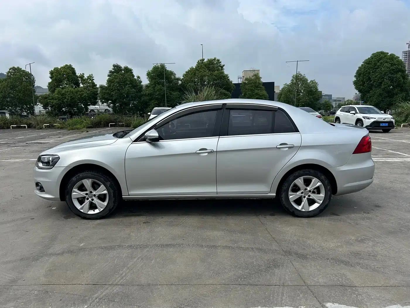 2014 Volkswagen Bora 1.6L Automatic Comfort Model — миниатюра 5