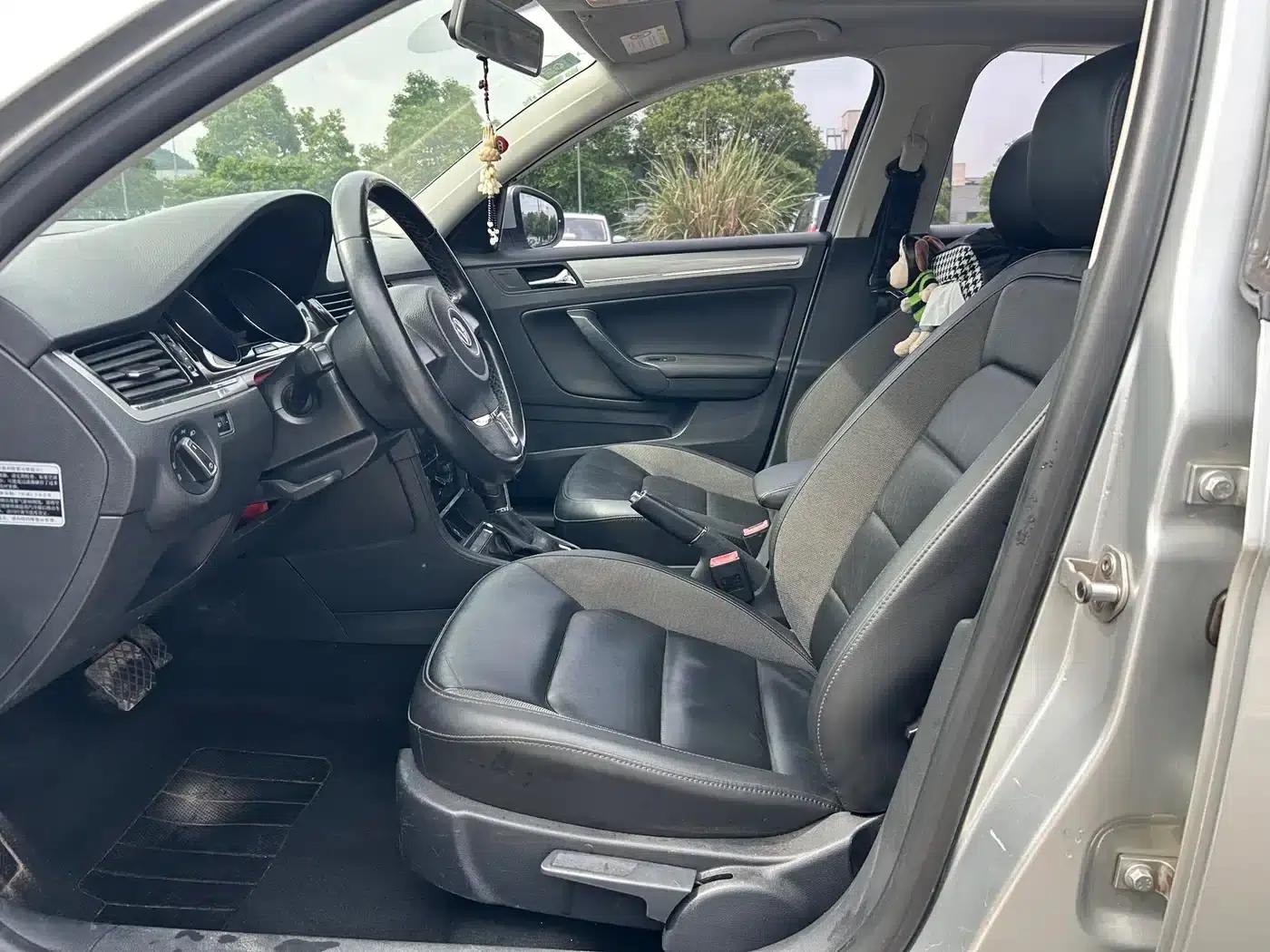 2014 Volkswagen Bora 1.6L Automatic Comfort Model — миниатюра 10