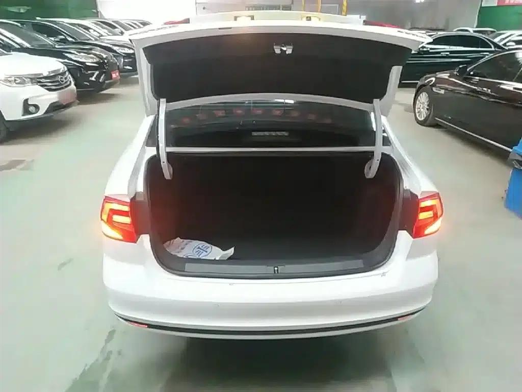 2019 Volkswagen Bora Facelift: Bora Legend 1.5L Automatic Fashion Model (China VI Emission Standard) — миниатюра 19
