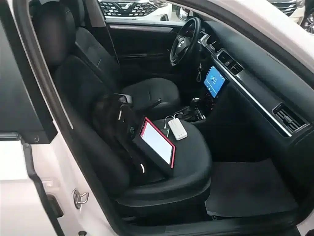 2019 Volkswagen Bora Facelift: Bora Legend 1.5L Automatic Fashion Model (China VI Emission Standard) — миниатюра 25
