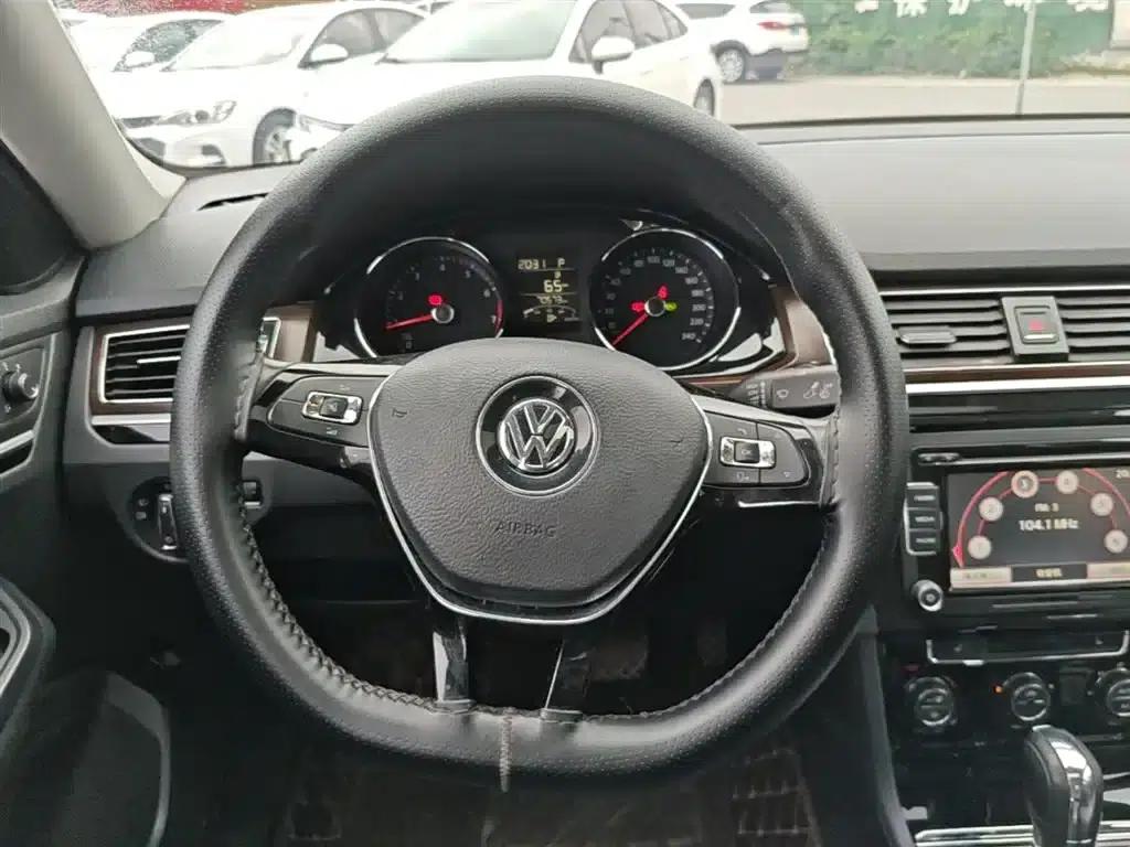 2016 Volkswagen Bora 1.6L Automatic Luxury Edition — миниатюра 11