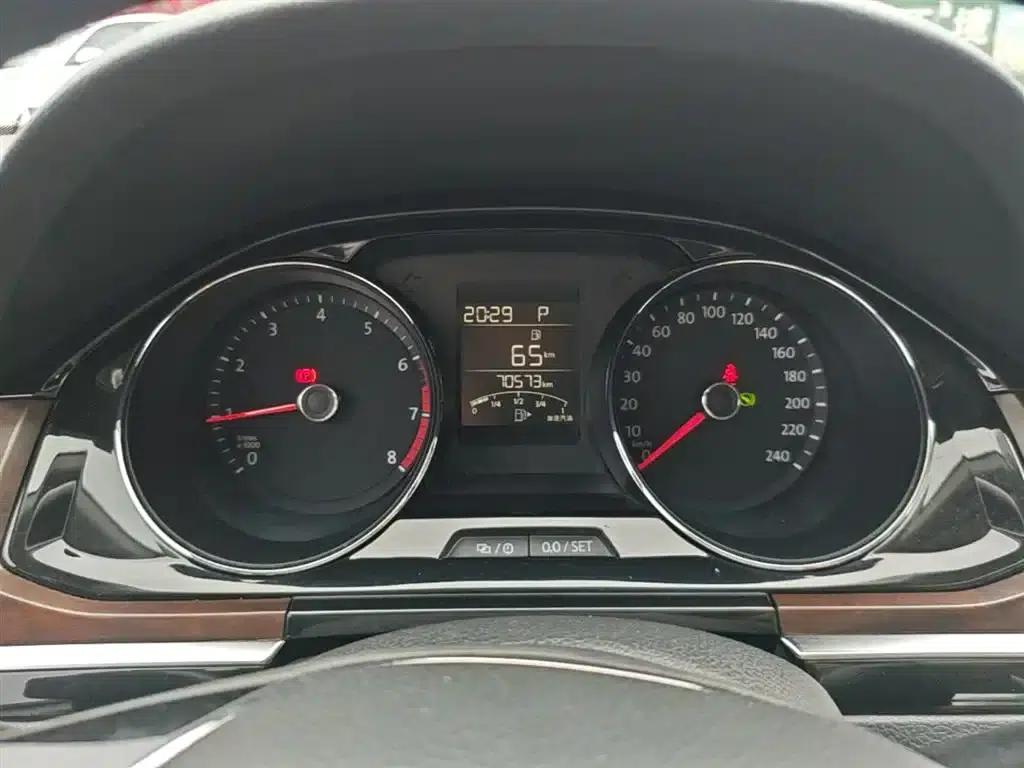 2016 Volkswagen Bora 1.6L Automatic Luxury Edition — миниатюра 12