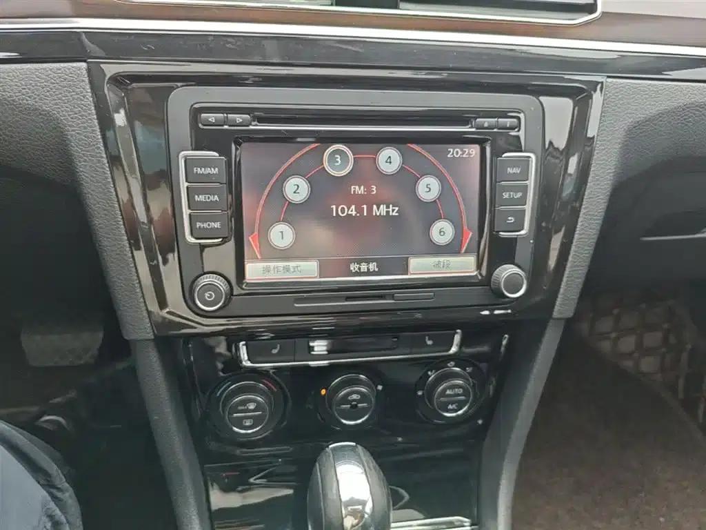 2016 Volkswagen Bora 1.6L Automatic Luxury Edition — миниатюра 13