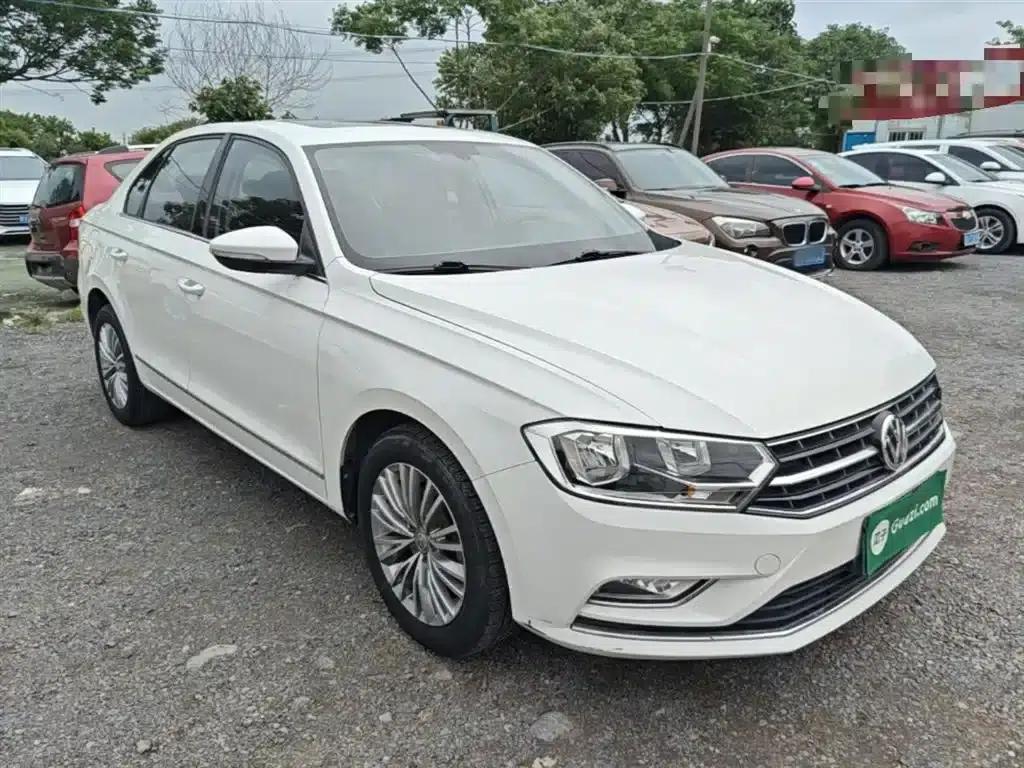 2016 Volkswagen Bora 1.6L Automatic Luxury Edition — миниатюра 4