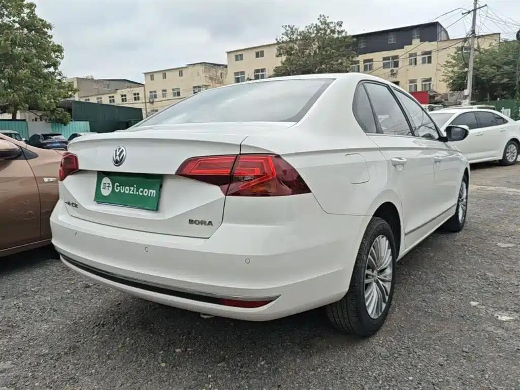 2016 Volkswagen Bora 1.6L Automatic Luxury Edition — миниатюра 7
