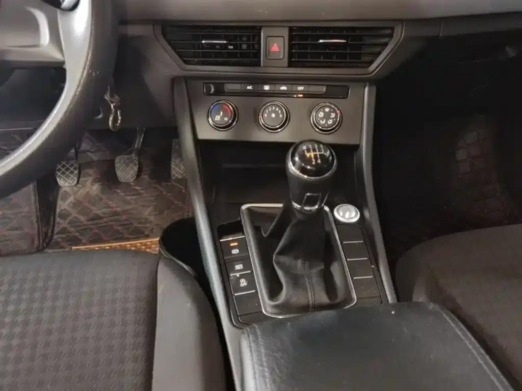 2019 Volkswagen Bora Facelift 1.5L Manual Fashion Model (China VI Emission Standard) — миниатюра 14