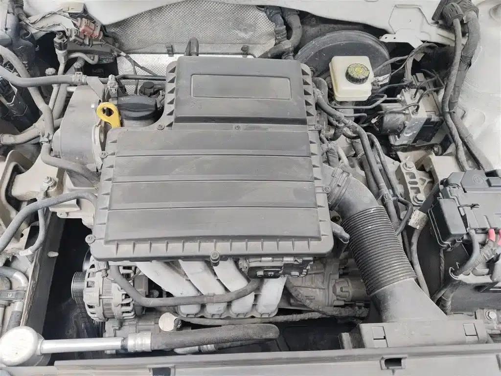2016 Volkswagen Bora 1.6L Automatic Comfort Model — миниатюра 11