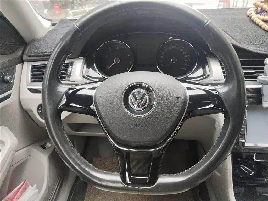 2016 Volkswagen Bora 1.6L Automatic Comfort Model — миниатюра 3
