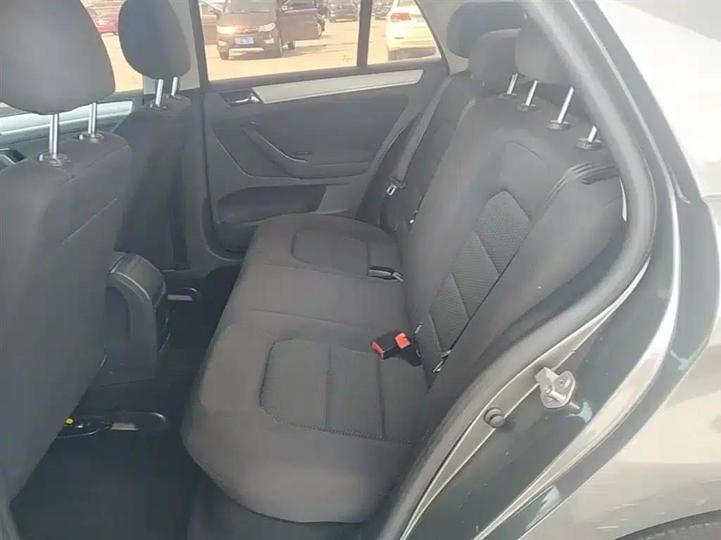 2014 Volkswagen Bora 1.6L Automatic Fashion Edition — миниатюра 17