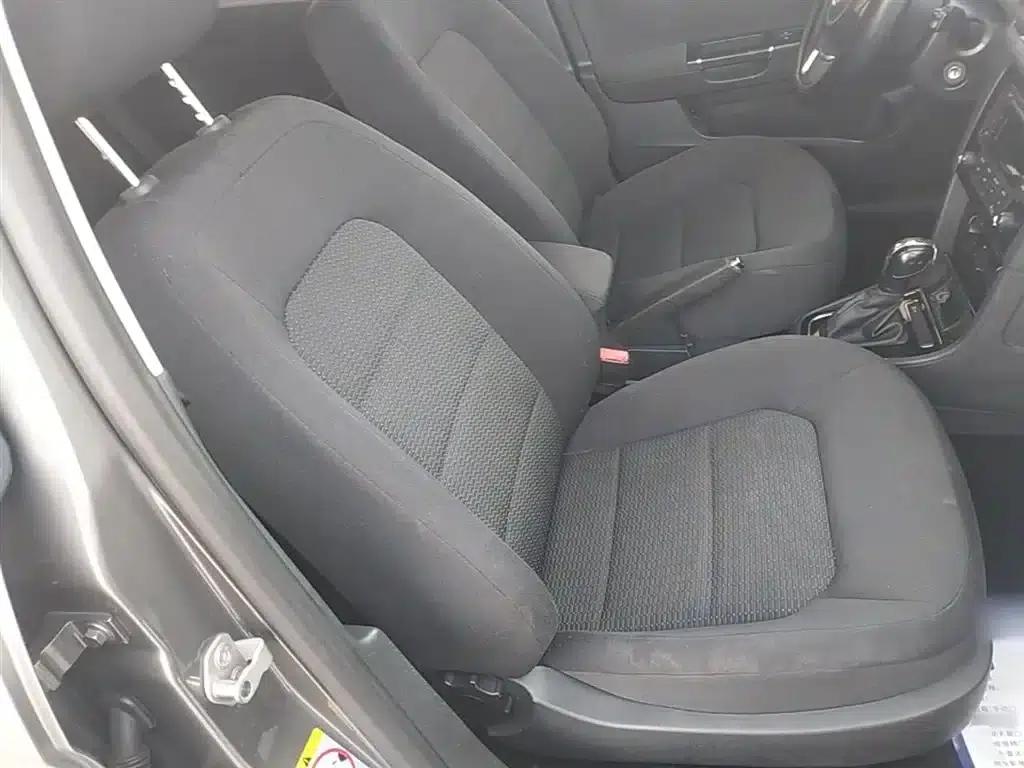 2014 Volkswagen Bora 1.6L Automatic Fashion Edition — миниатюра 25