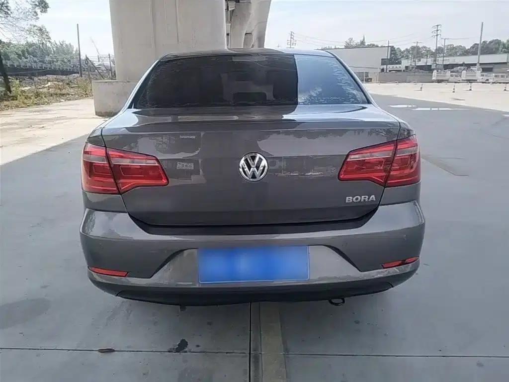 2014 Volkswagen Bora 1.6L Automatic Fashion Edition — миниатюра 6