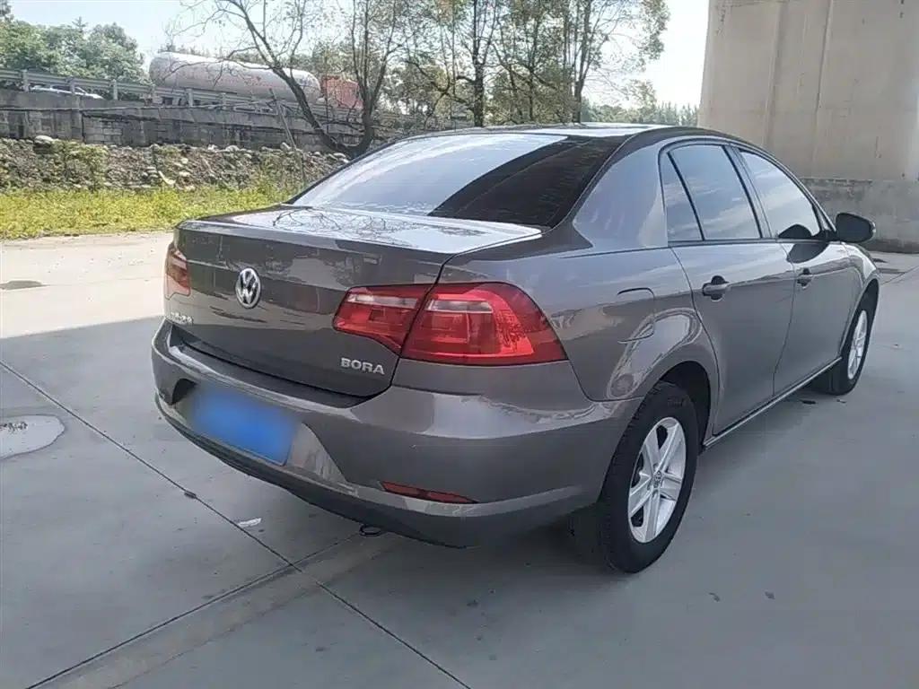 2014 Volkswagen Bora 1.6L Automatic Fashion Edition — миниатюра 7