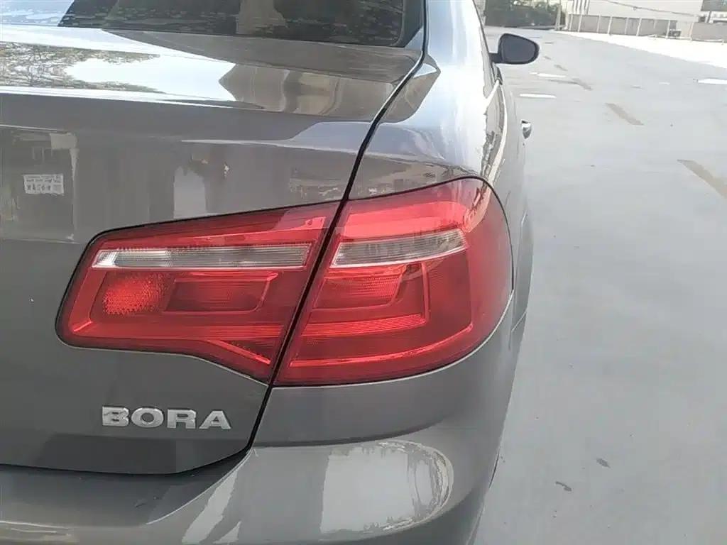 2014 Volkswagen Bora 1.6L Automatic Fashion Edition — миниатюра 8