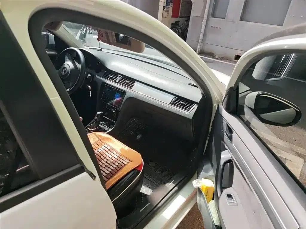 2015 Volkswagen Bora Value Edition 1.6L Automatic Fashion Model — миниатюра 20