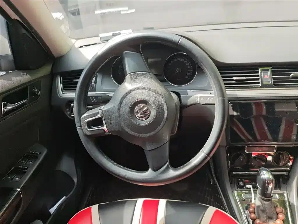2015 Volkswagen Bora Value Edition 1.6L Automatic Fashion Model — миниатюра 3