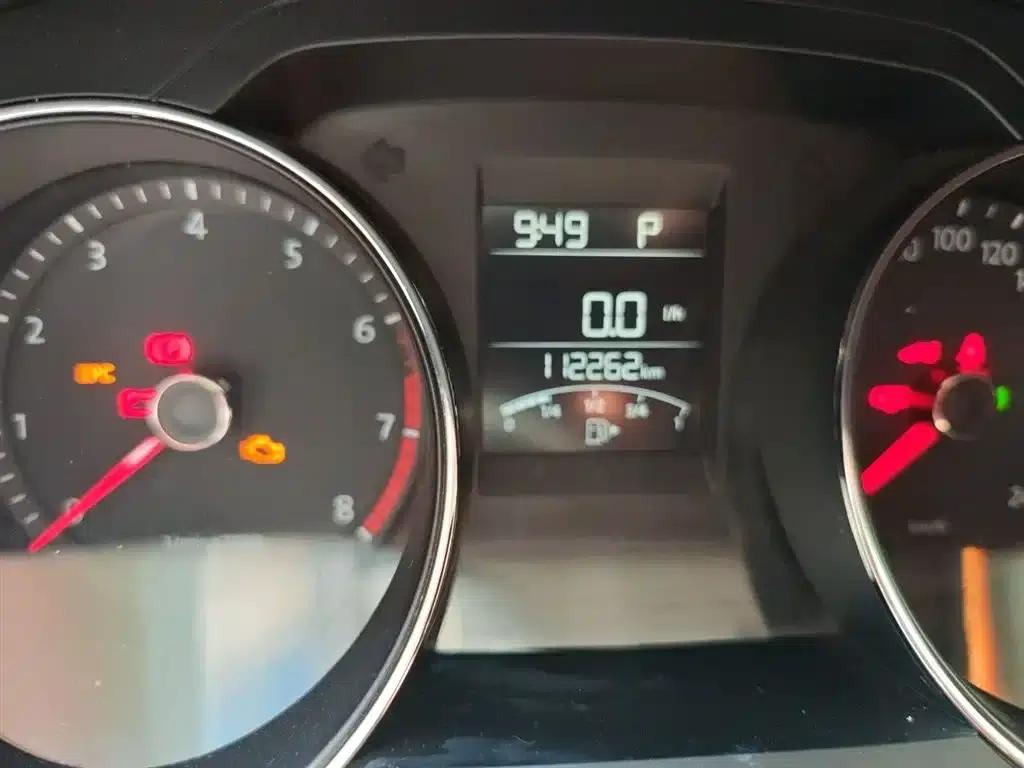2015 Volkswagen Bora Value Edition 1.6L Automatic Fashion Model — миниатюра 5