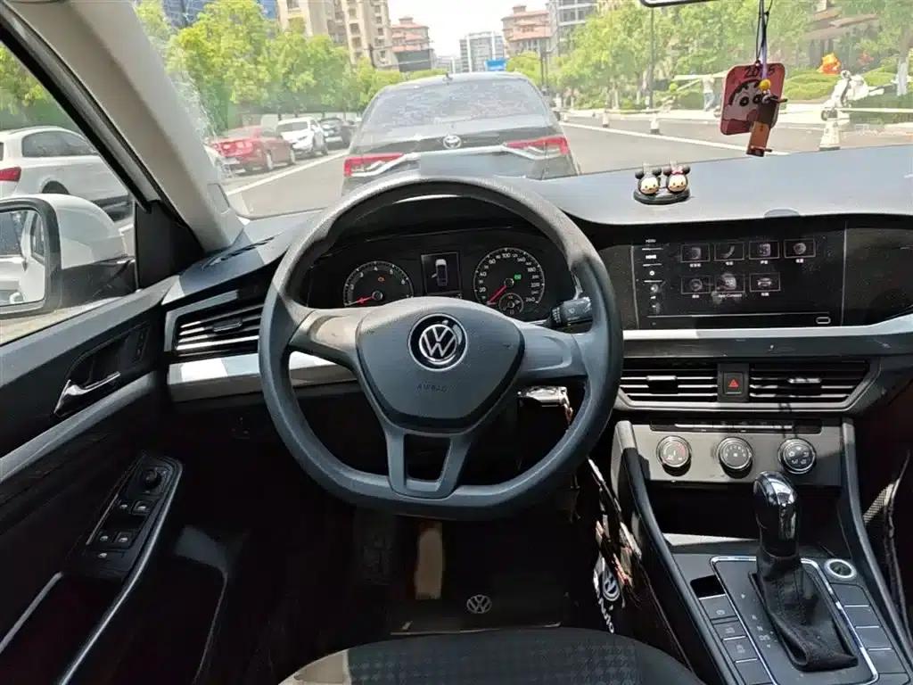 2021 Volkswagen Bora 1.5L Automatic Fashion Smart Edition — миниатюра 3