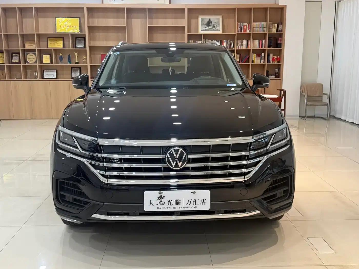 Touareg 2022 3.0TSI R-Line Classic Sport Package — миниатюра 2
