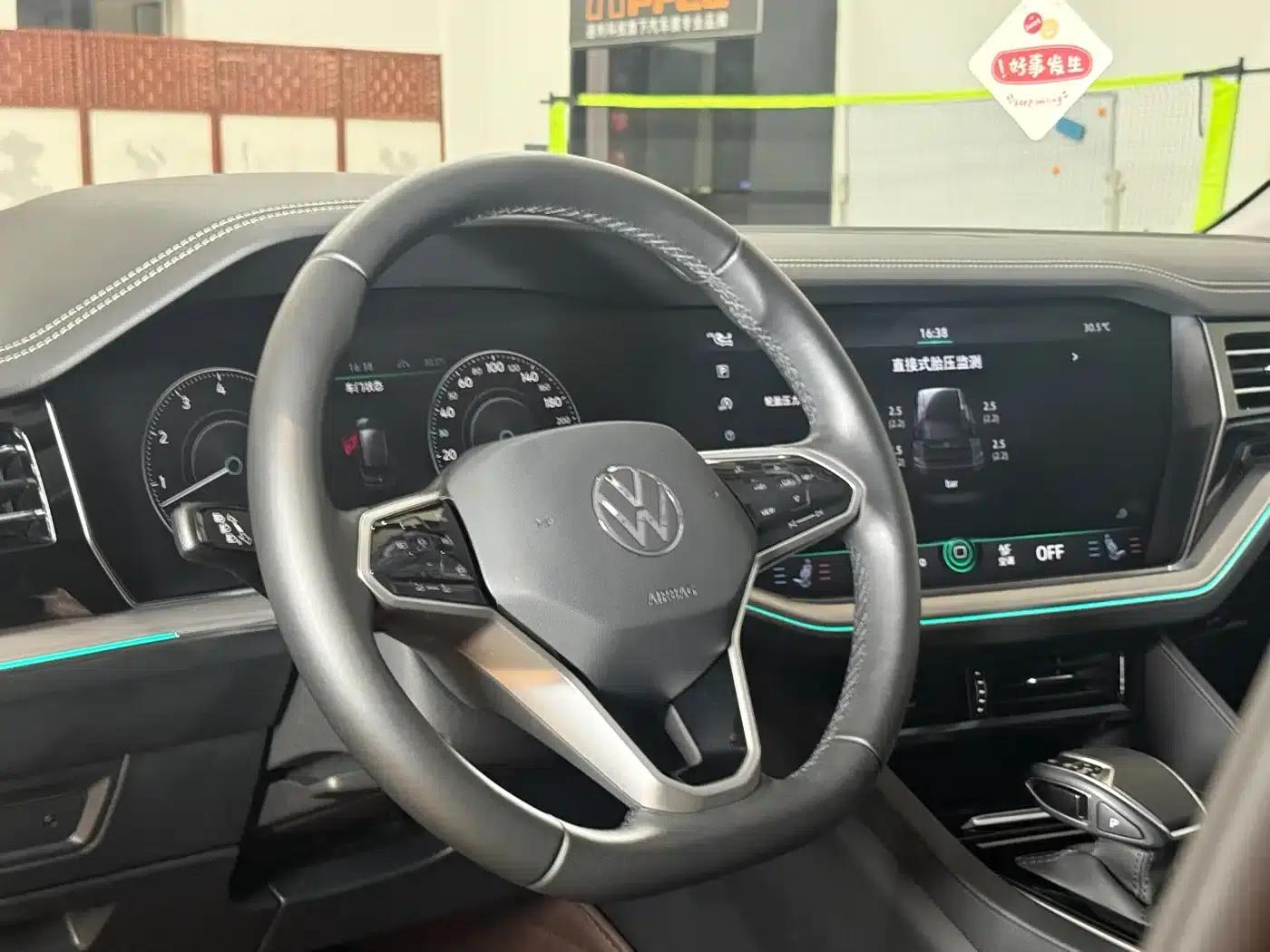 Touareg 2022 3.0TSI R-Line Classic Sport Package — миниатюра 13
