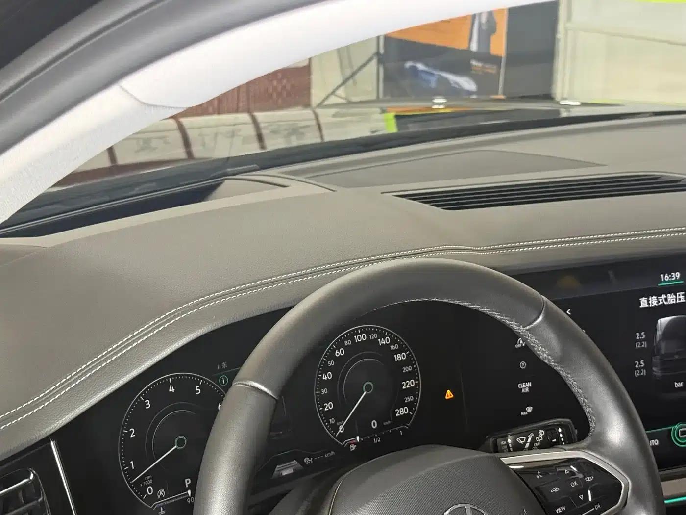 Touareg 2022 3.0TSI R-Line Classic Sport Package — миниатюра 14