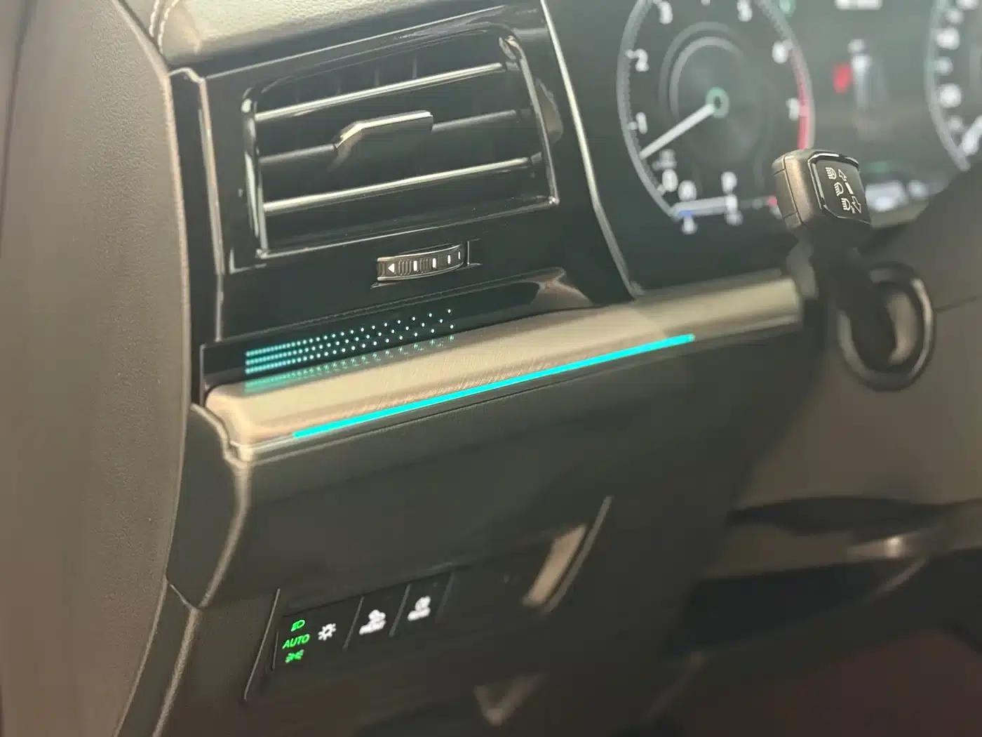 Touareg 2022 3.0TSI R-Line Classic Sport Package — миниатюра 22