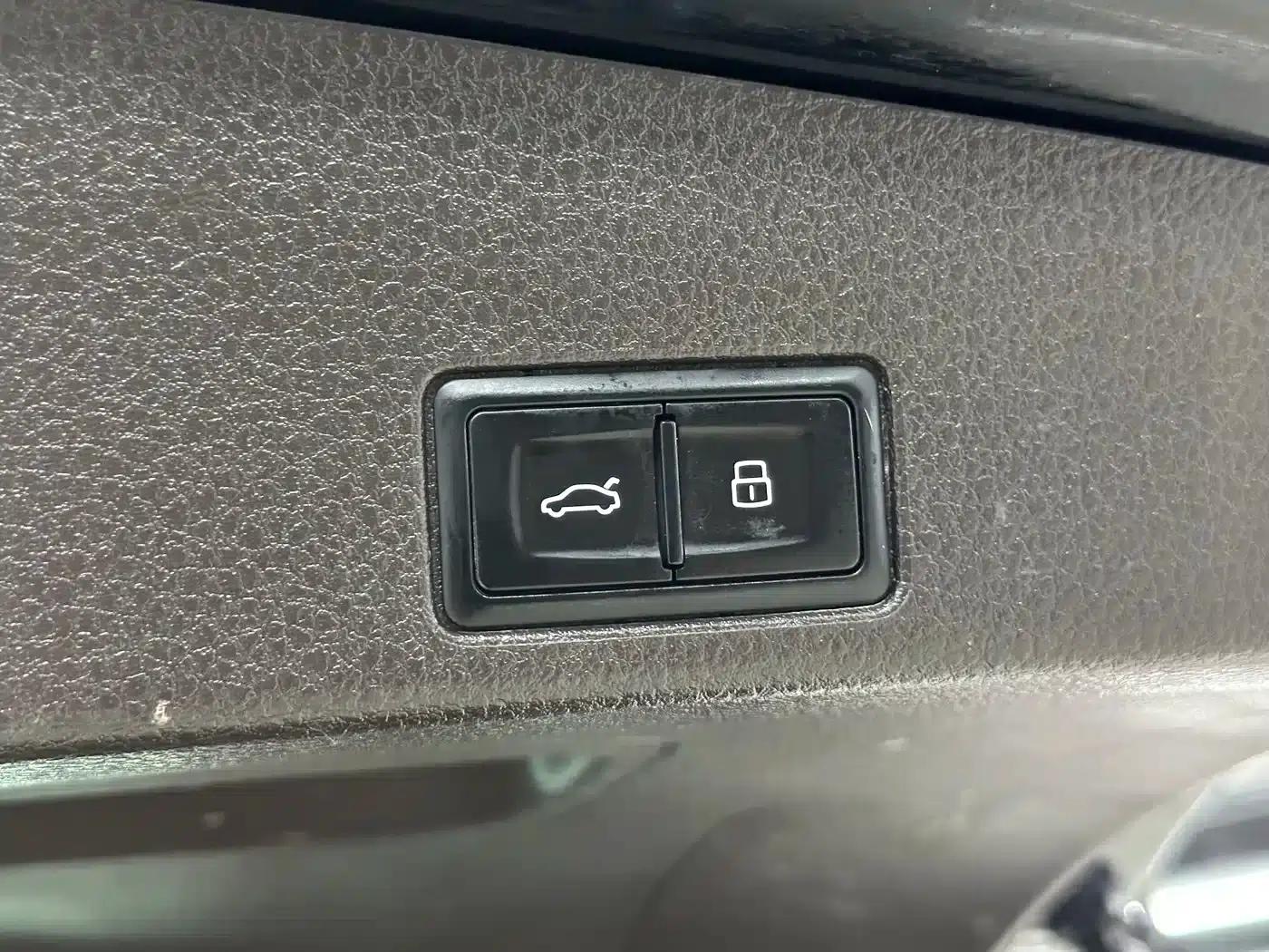 2011 Touareg 3.0TSI Comfort — миниатюра 13