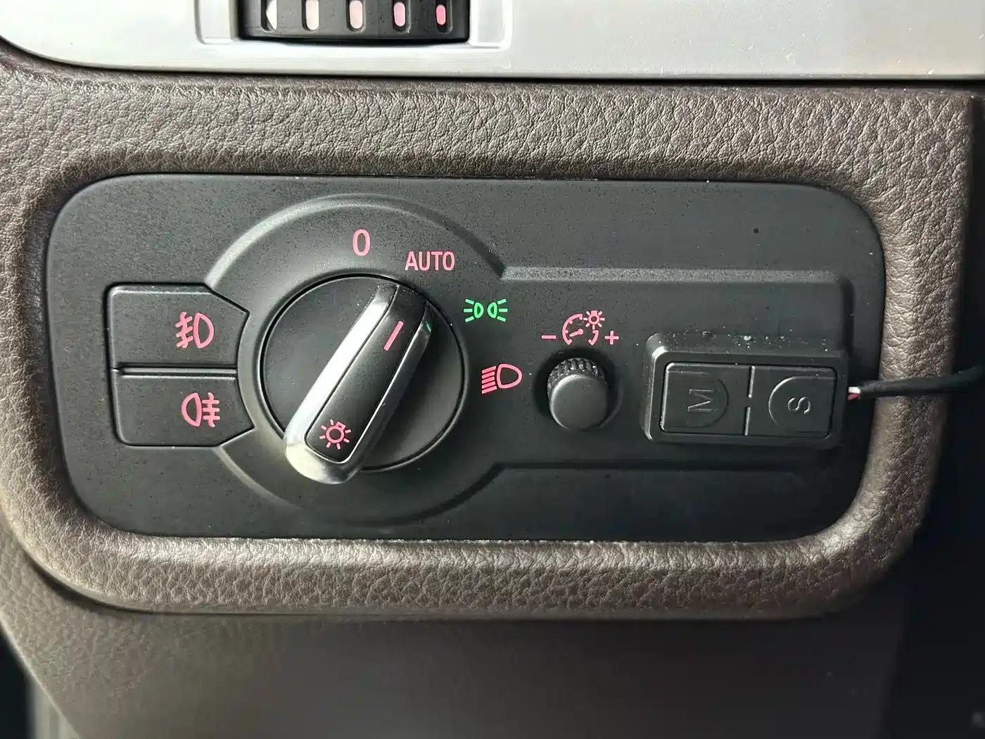 2011 Touareg 3.0TSI Comfort — миниатюра 30