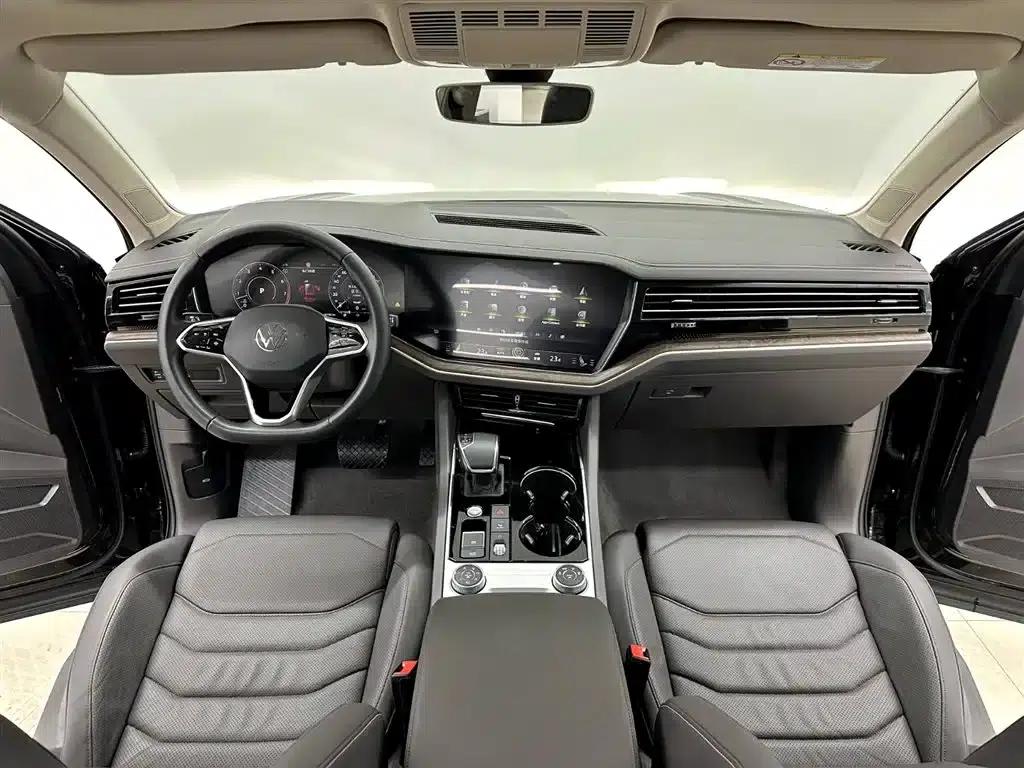 2022 Volkswagen Touareg 3.0TSI R-Line, Obsidian Black Sport Package — миниатюра 11