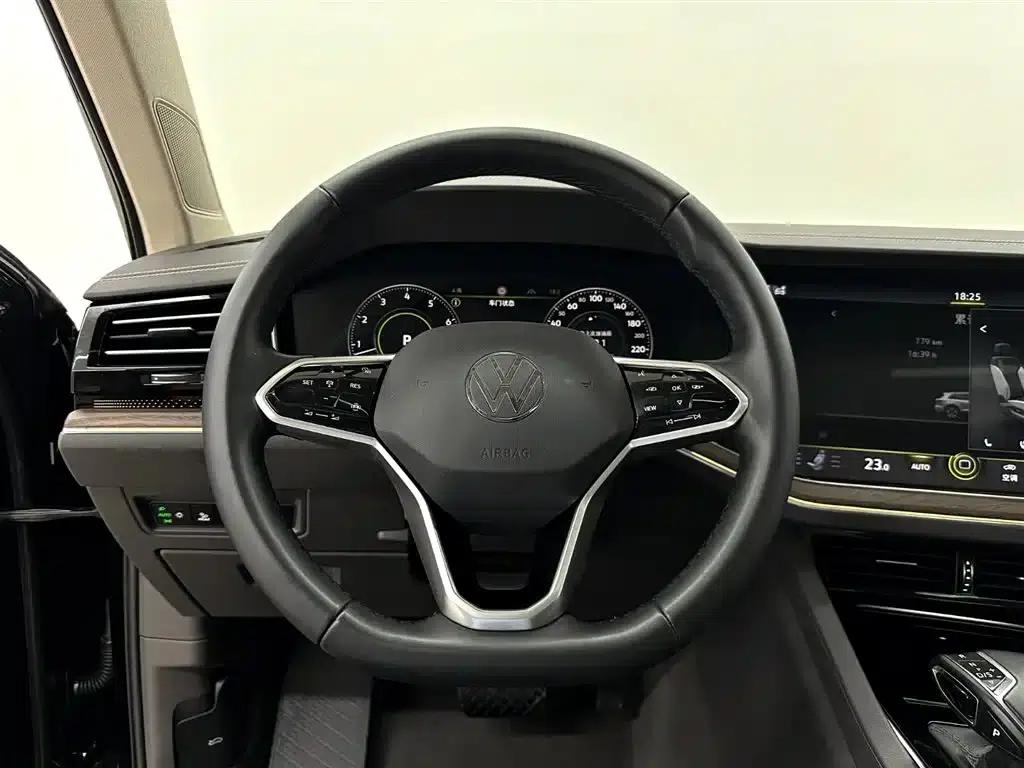 2022 Volkswagen Touareg 3.0TSI R-Line, Obsidian Black Sport Package — миниатюра 15