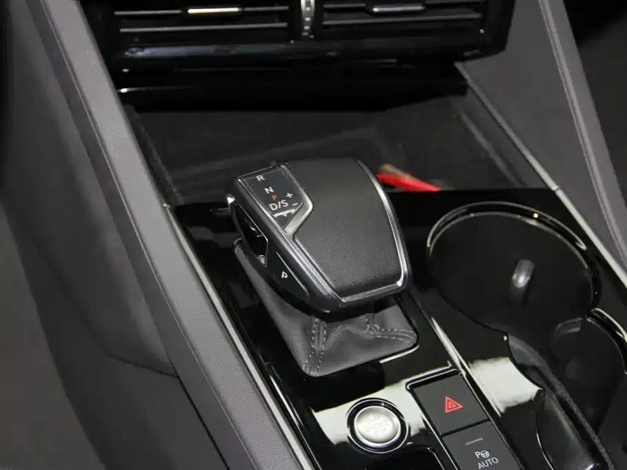 2022 Volkswagen Touareg 3.0TSI R-Line, Obsidian Black Sport Package — миниатюра 26