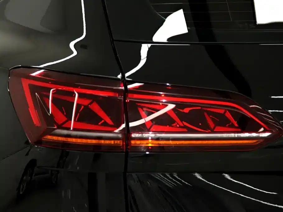2022 Volkswagen Touareg 3.0TSI R-Line, Obsidian Black Sport Package — миниатюра 33
