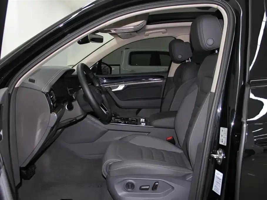 2022 Volkswagen Touareg 3.0TSI R-Line, Obsidian Black Sport Package — миниатюра 7