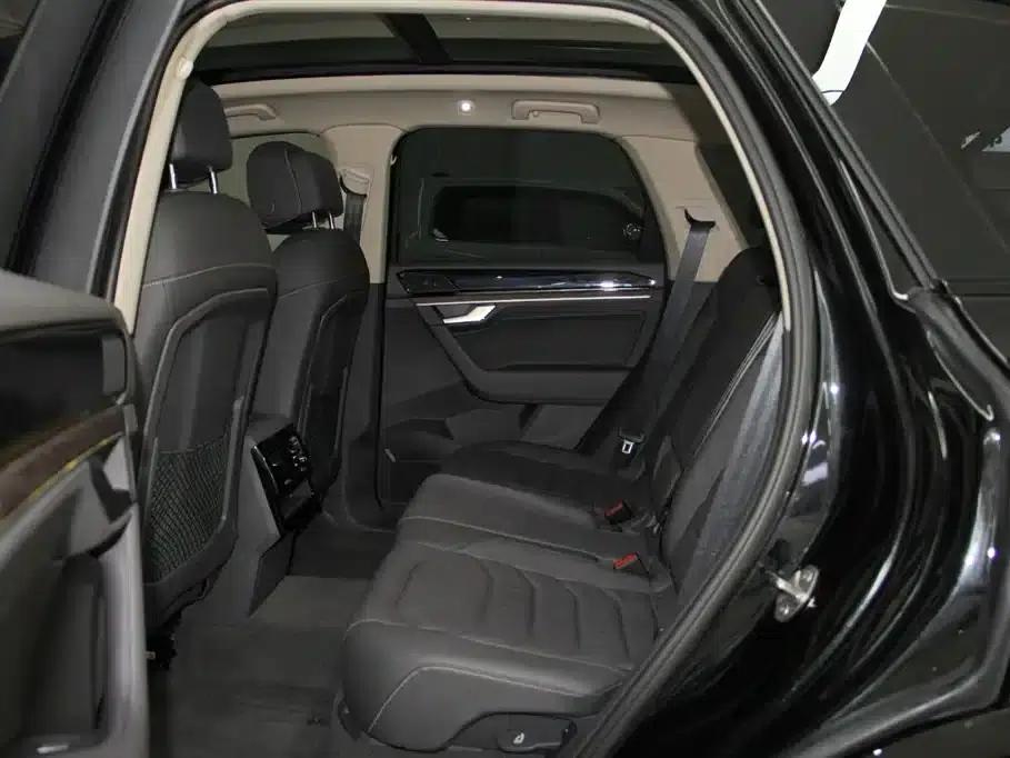 2022 Volkswagen Touareg 3.0TSI R-Line, Obsidian Black Sport Package — миниатюра 8