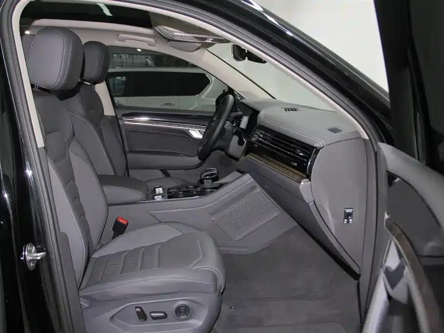2022 Volkswagen Touareg 3.0TSI R-Line, Obsidian Black Sport Package — миниатюра 10