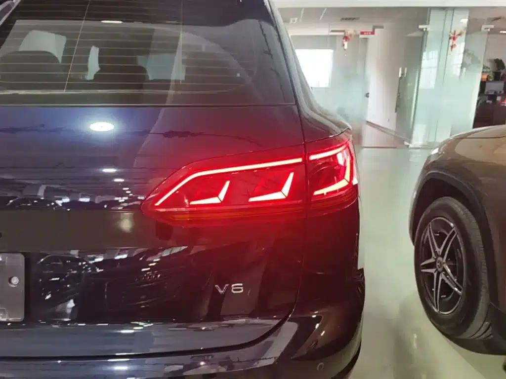 2021 Volkswagen Touareg 3.0TSI R-Line, Obsidian Black Sport Package — миниатюра 8