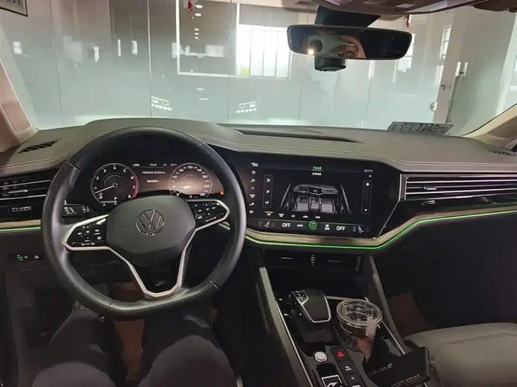 2021 Volkswagen Touareg 3.0TSI R-Line, Obsidian Black Sport Package — миниатюра 10