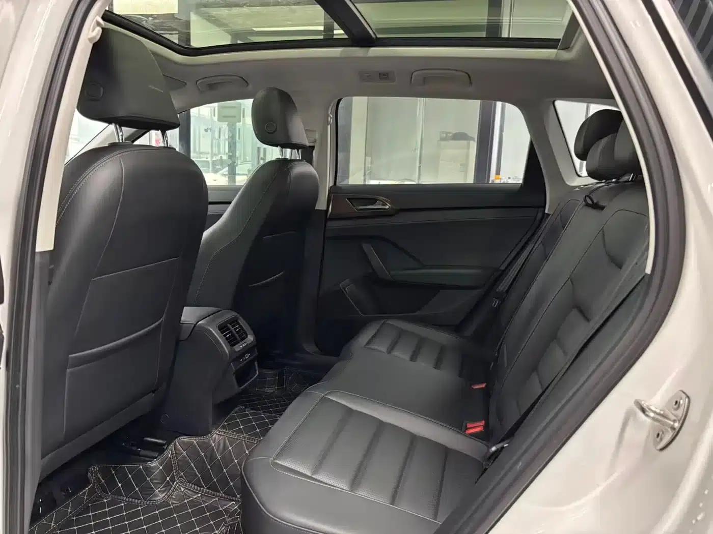 Tharu 2022 280TSI 2WD Luxury Edition — миниатюра 4