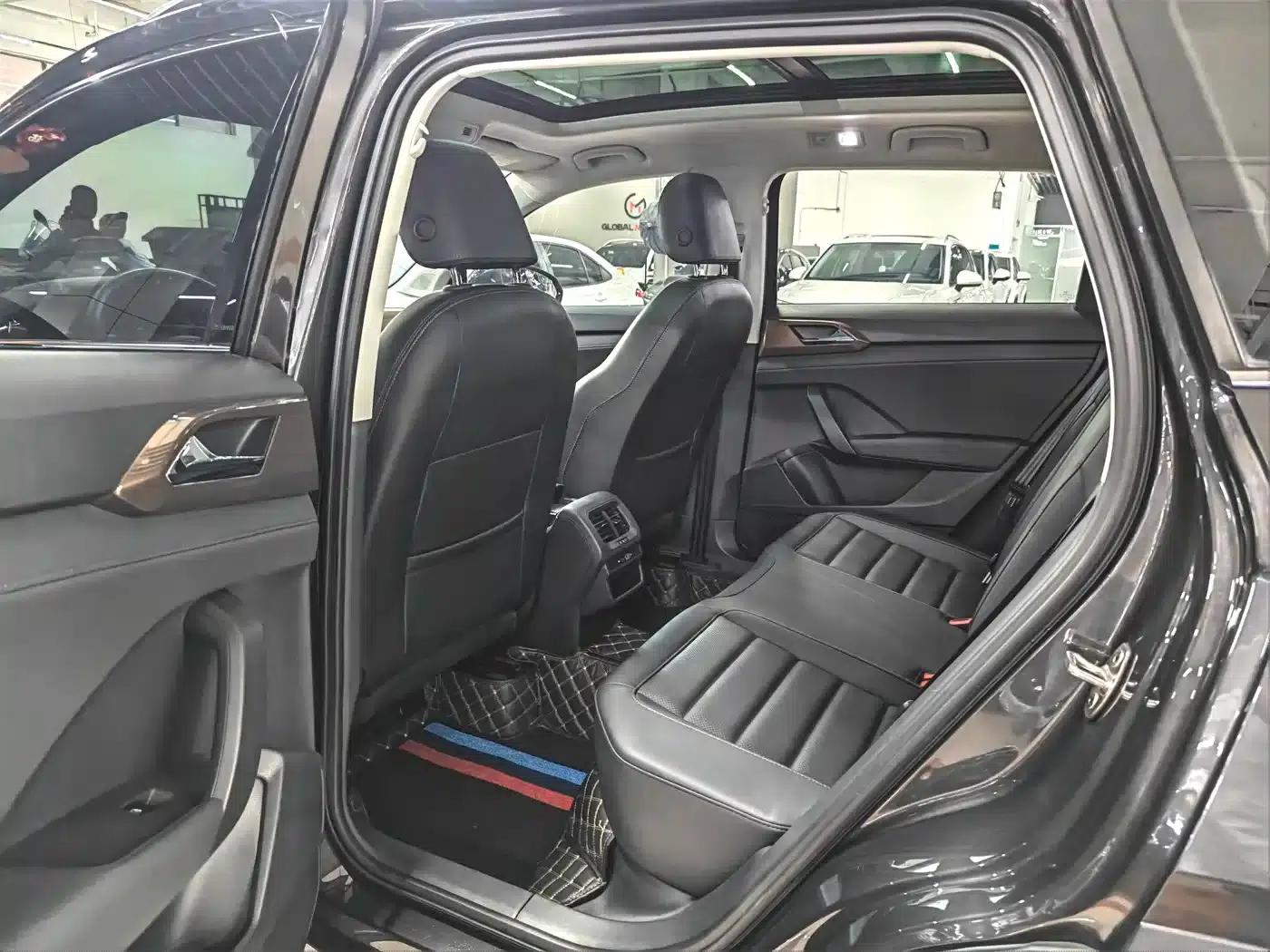Tharu 2022 280TSI 2WD Luxury Edition — миниатюра 8