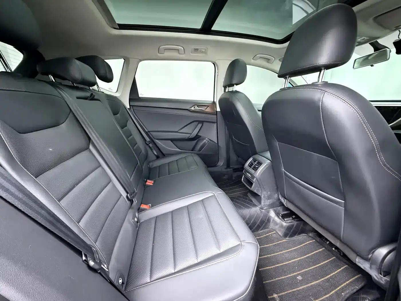 Tharu 2022 280TSI 2WD Luxury Edition — миниатюра 10
