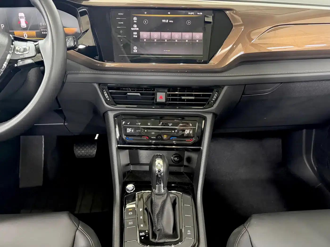 Tharu 2022 280TSI 2WD Luxury Edition — миниатюра 13
