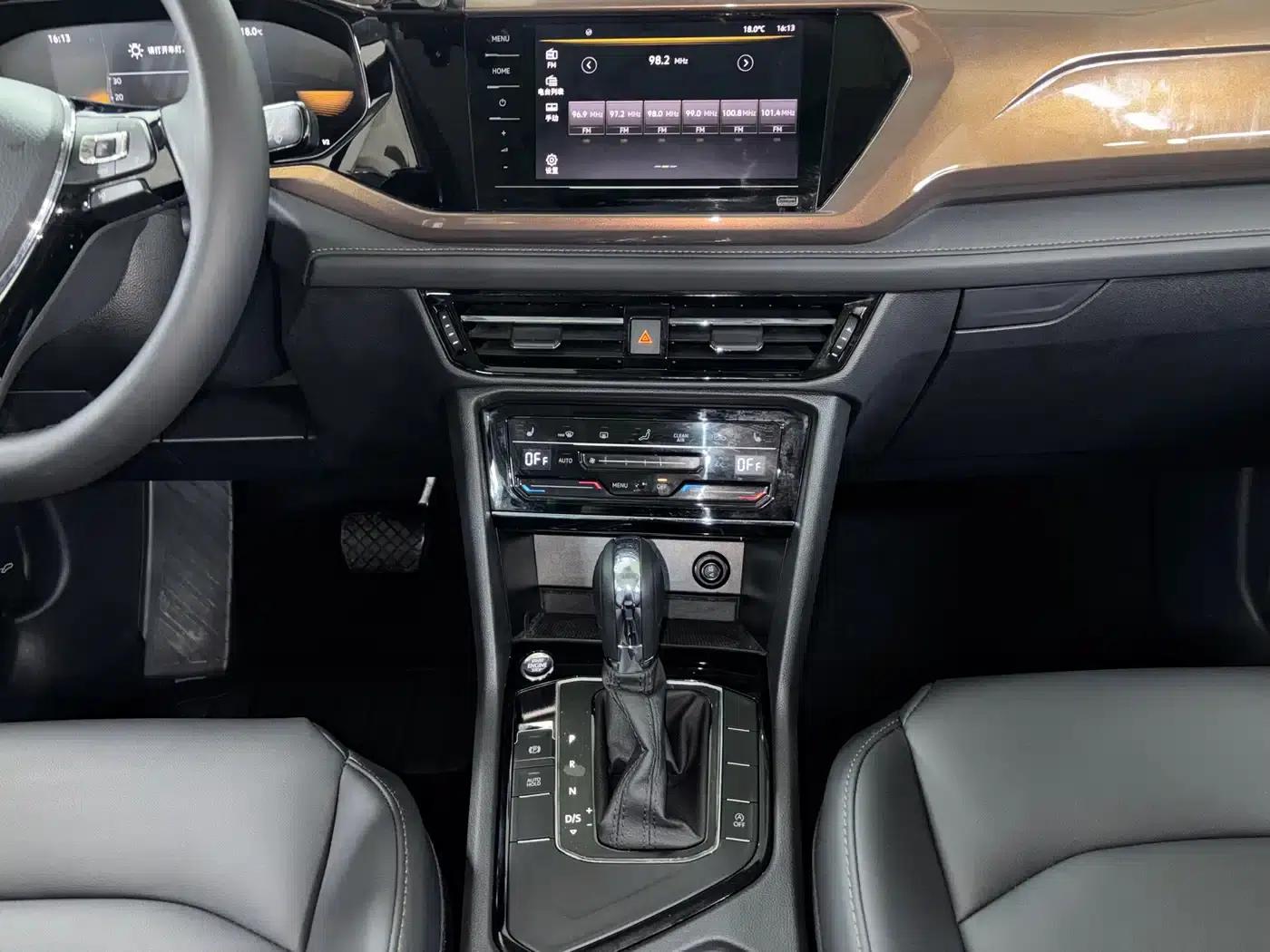 Tharu 2022 280TSI 2WD Luxury Edition — миниатюра 12