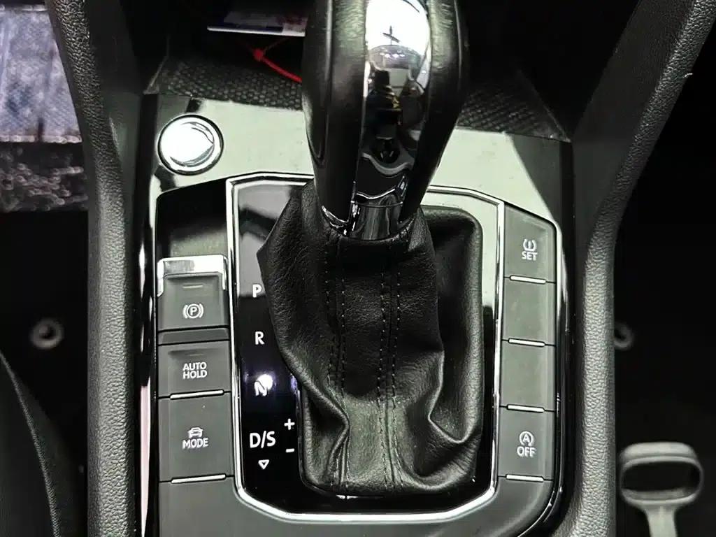 Tharu 2021 280TSI 2WD Luxury Edition PLUS — миниатюра 13