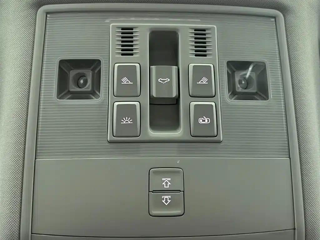 Tharu 2021 280TSI 2WD Luxury Edition PLUS — миниатюра 17