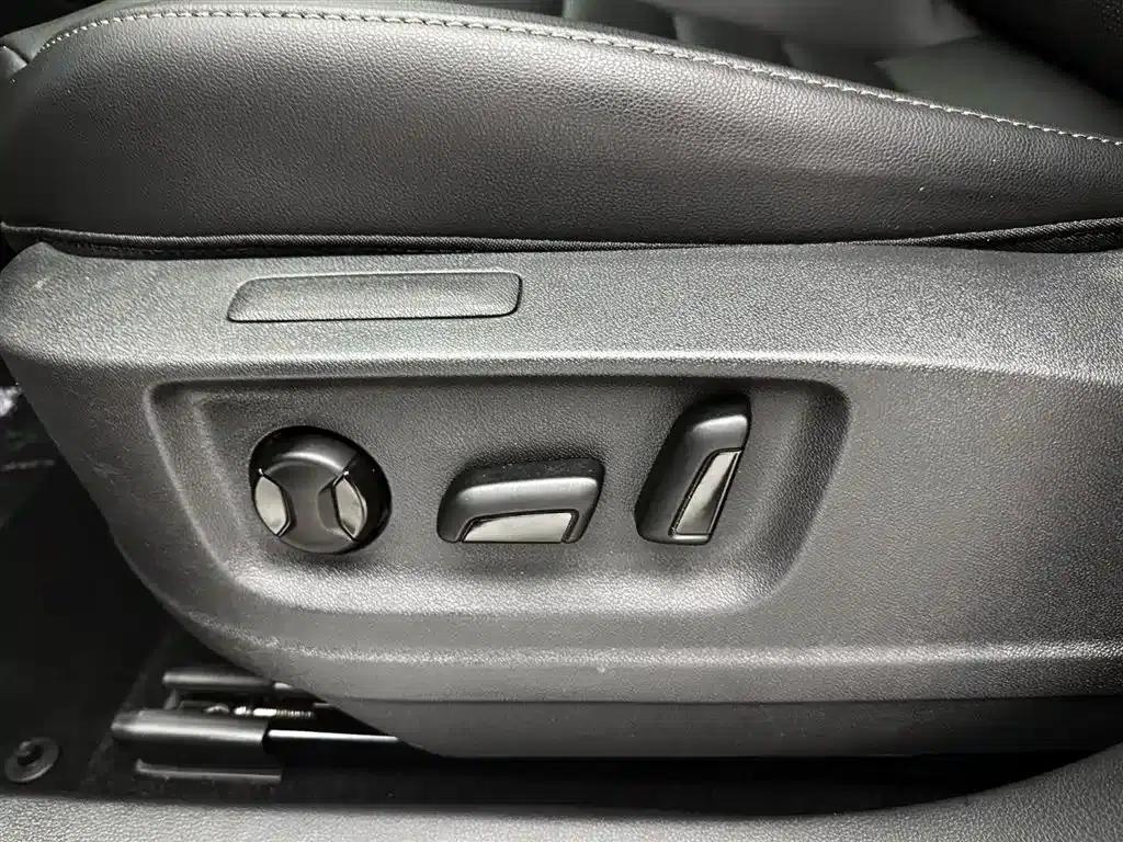 Tharu 2021 280TSI 2WD Luxury Edition PLUS — миниатюра 18
