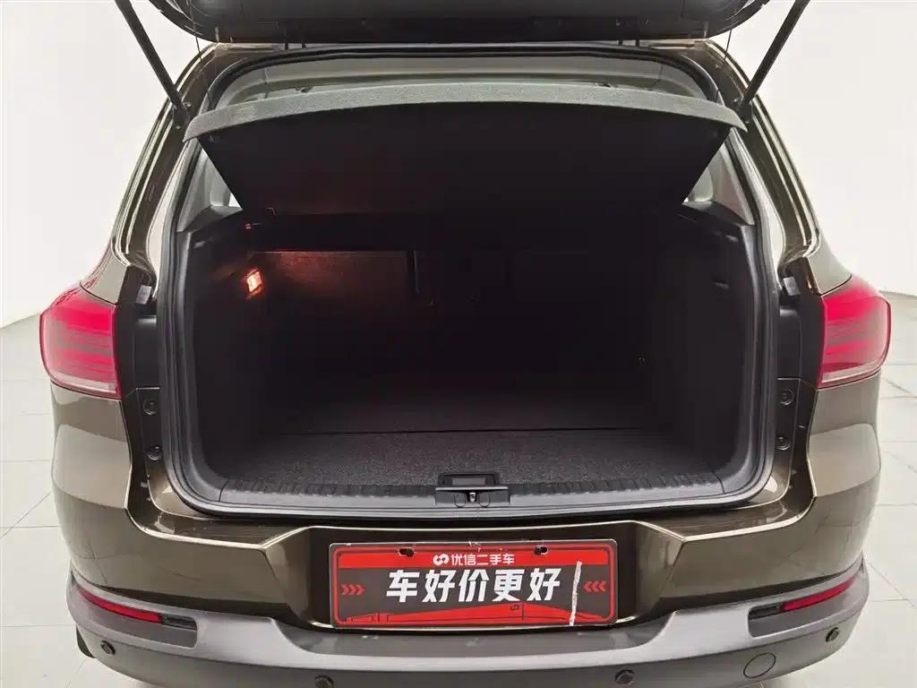2016 Volkswagen Tiguan 300TSI Automatic 2WD Comfort Edition — миниатюра 16