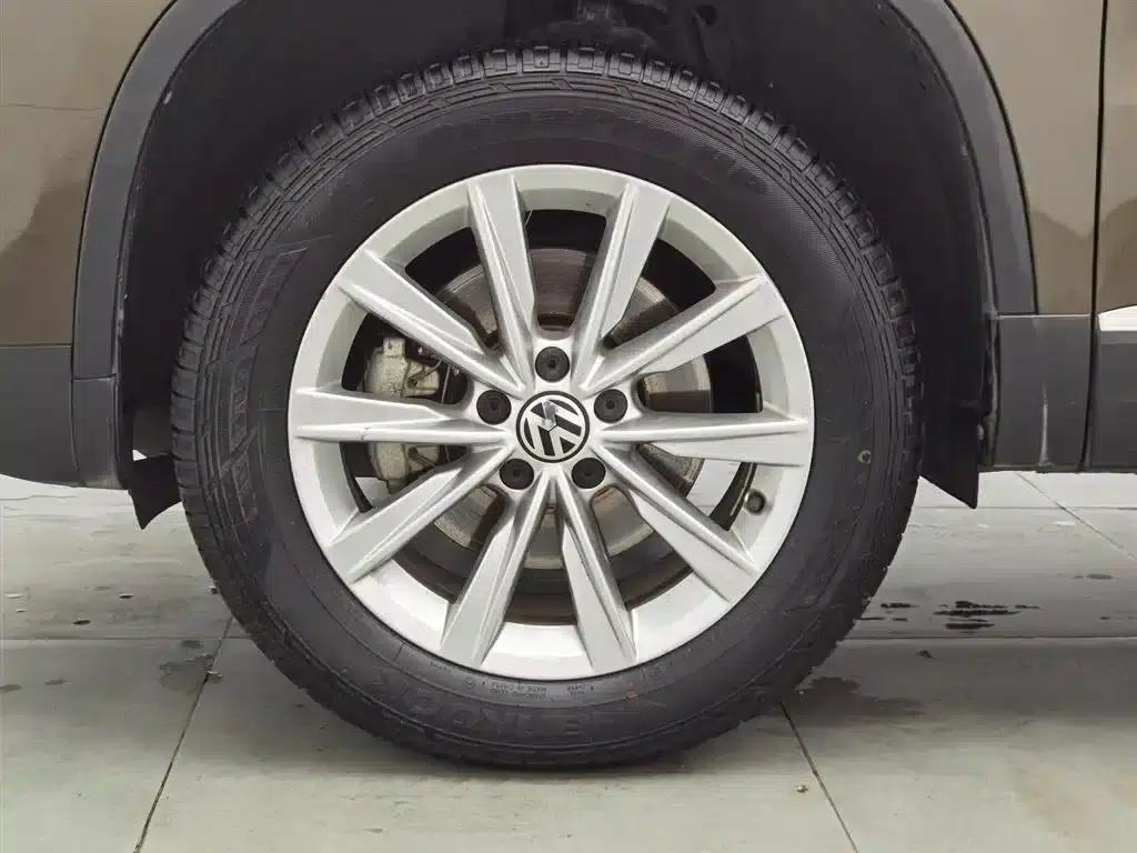 2016 Volkswagen Tiguan 300TSI Automatic 2WD Comfort Edition — миниатюра 17